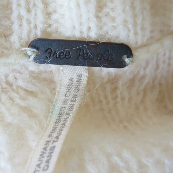 Free People Size Medium Distressed Cable Knit Sweater Ivory Destroyed Funnel - Picture 7 of 7